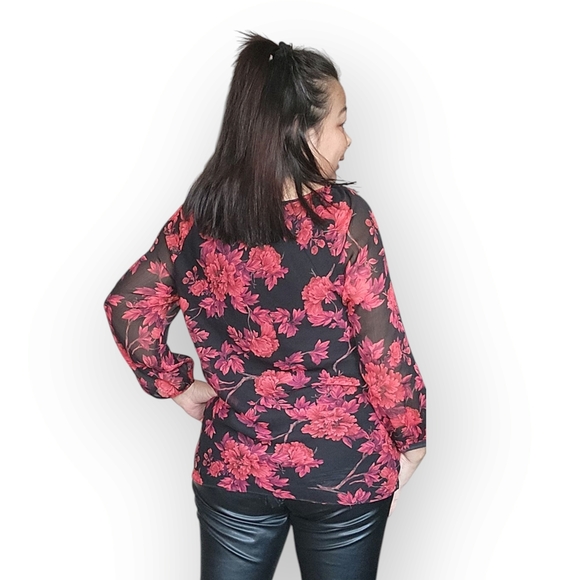 Elegant Floral Women's Blouse in Black and Red - Picture 5 of 6